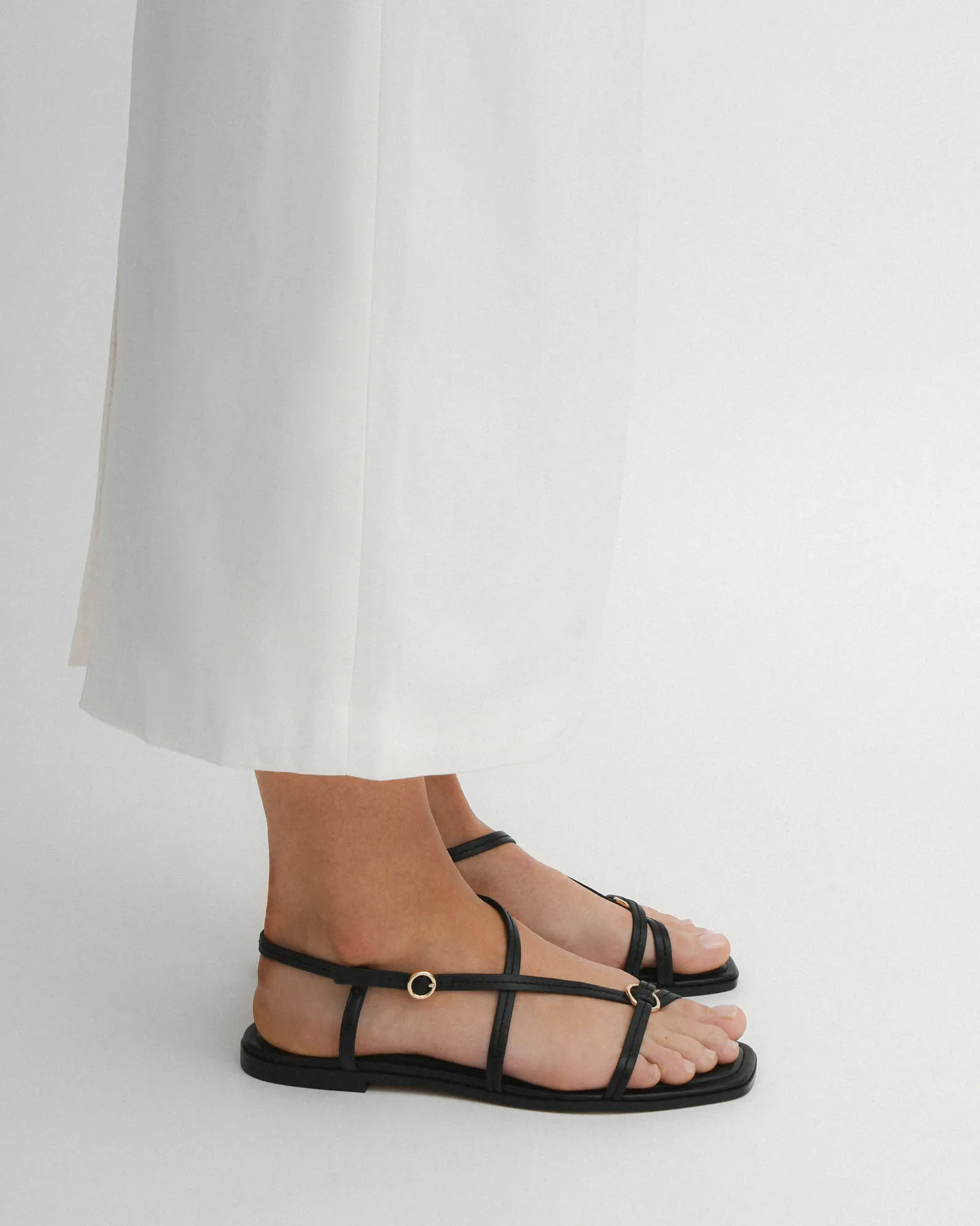 ADDI SANDALES PLATES EN CUIR NOIR