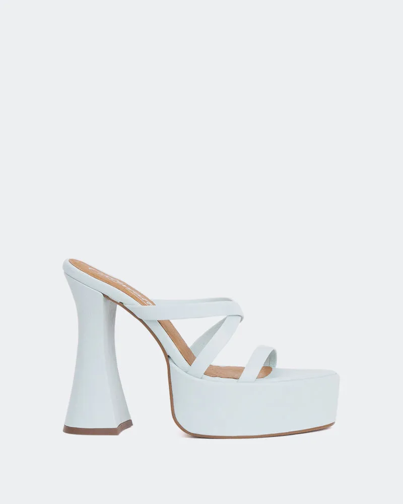 Attitude Cuir Bleu