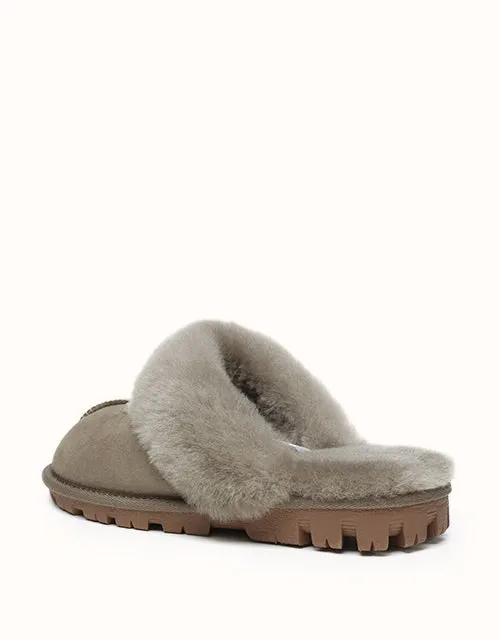 Chaussons UGG® en gaufrette Australian Shepherd