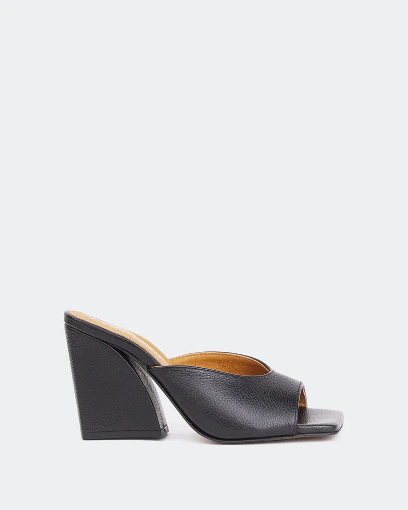 Au-delà du Cuir Noir