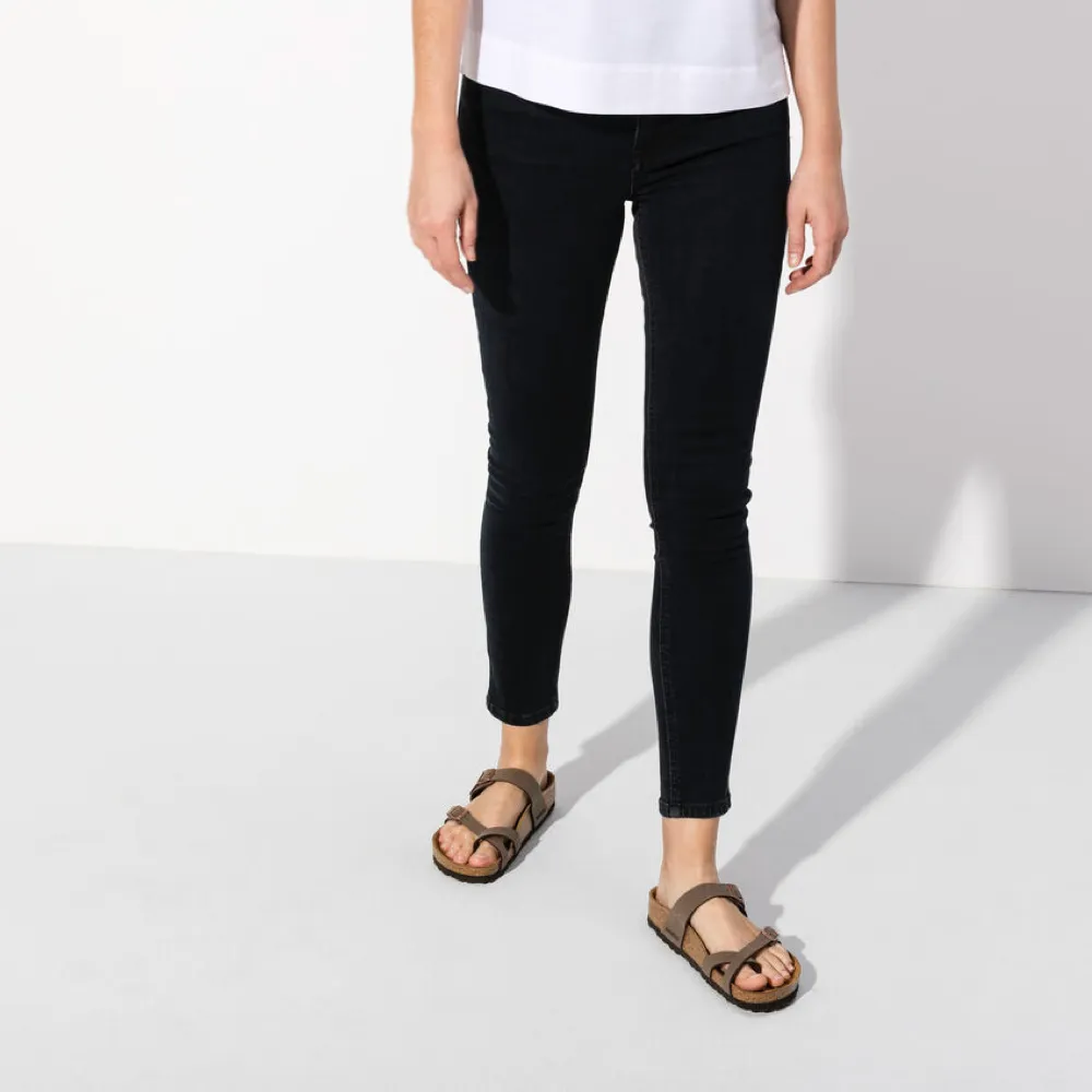 Sandale Birkenstock Mayari pour femme à boucle d'orteil en Birko-Flor couleur Moka