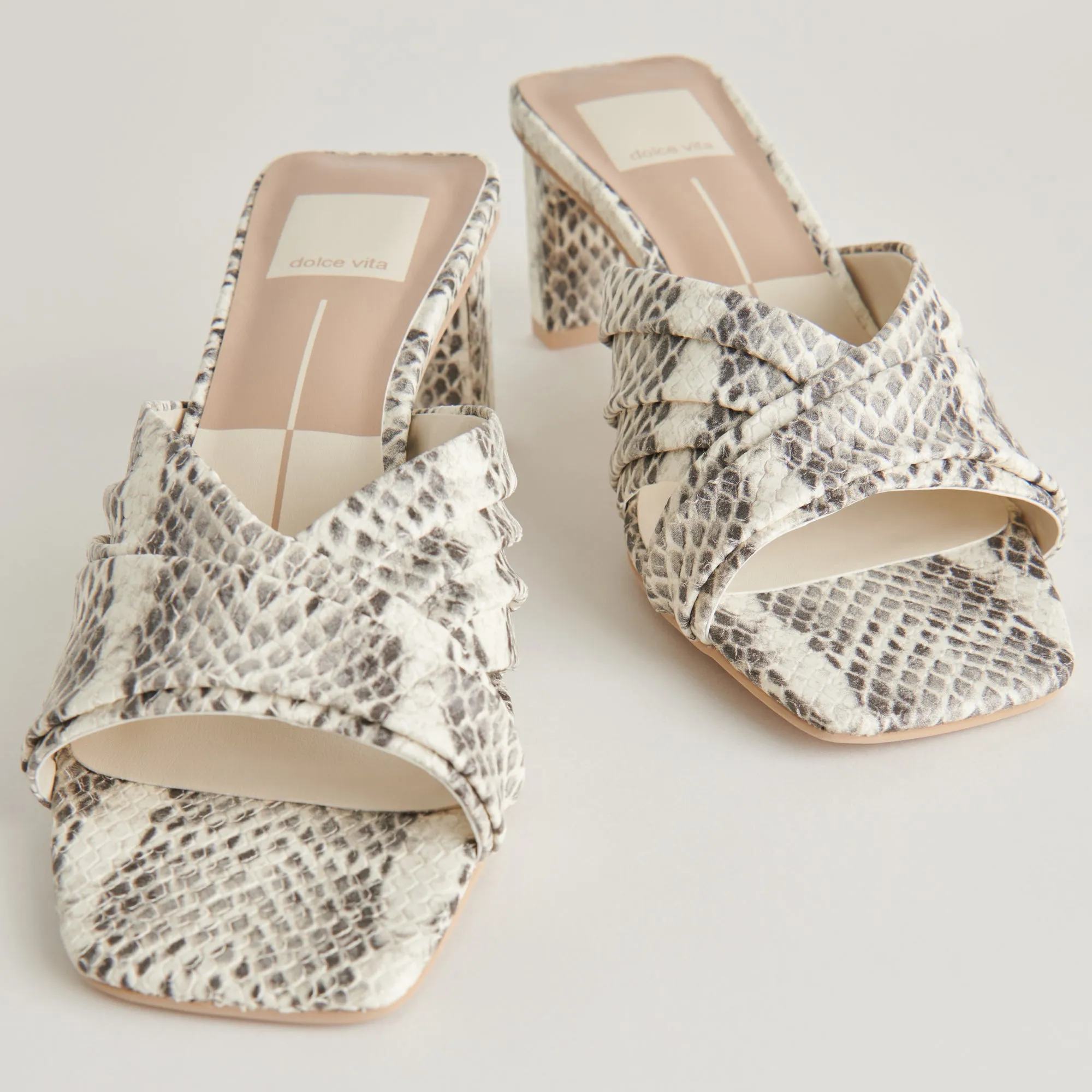 CARLAN TALONS GRIS BLANC SERPENT EMBOSSÉ