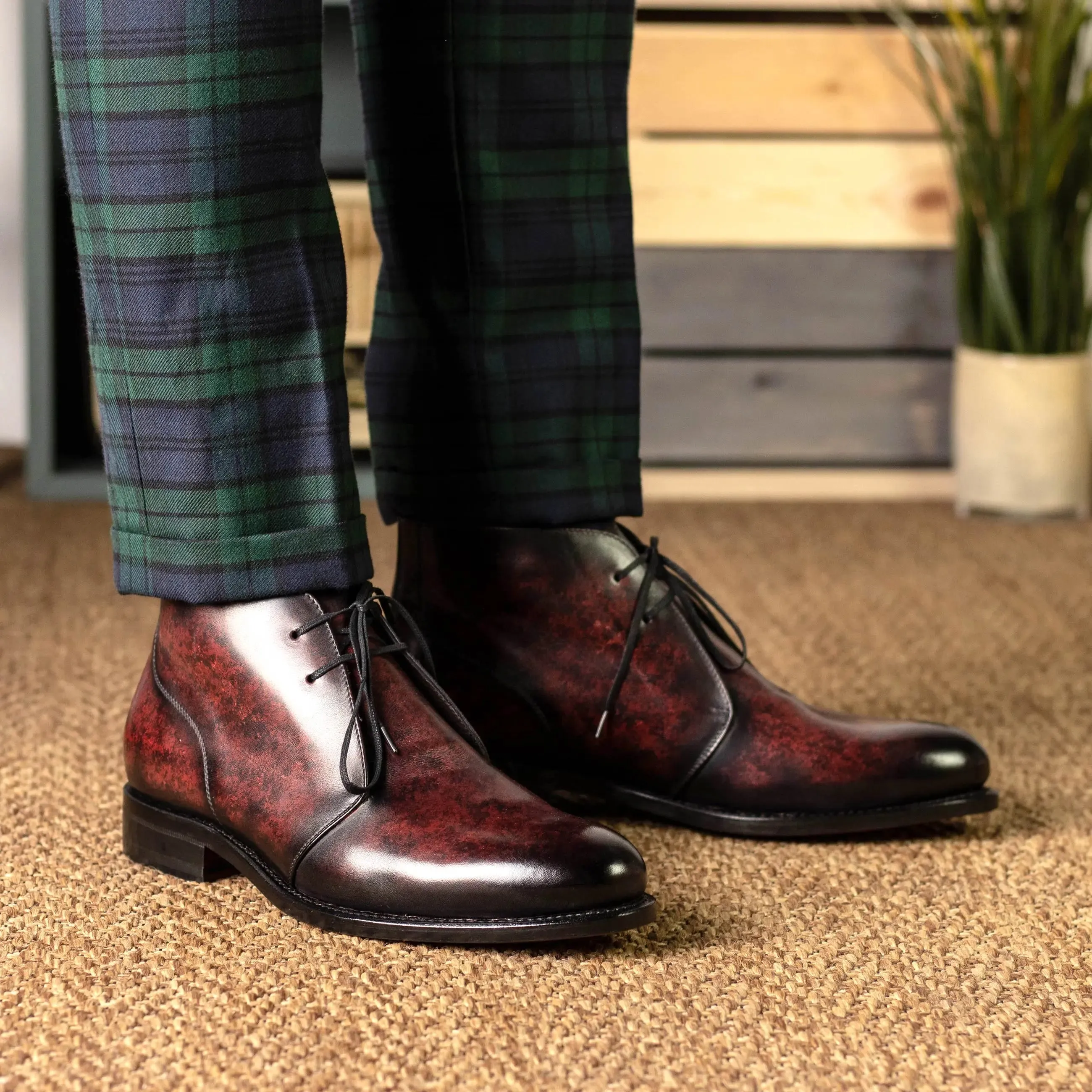 Chaussures Dapperfam DapperFam Vivace en Bordeaux Chukka Patine Peinte à la Main pour Hommes