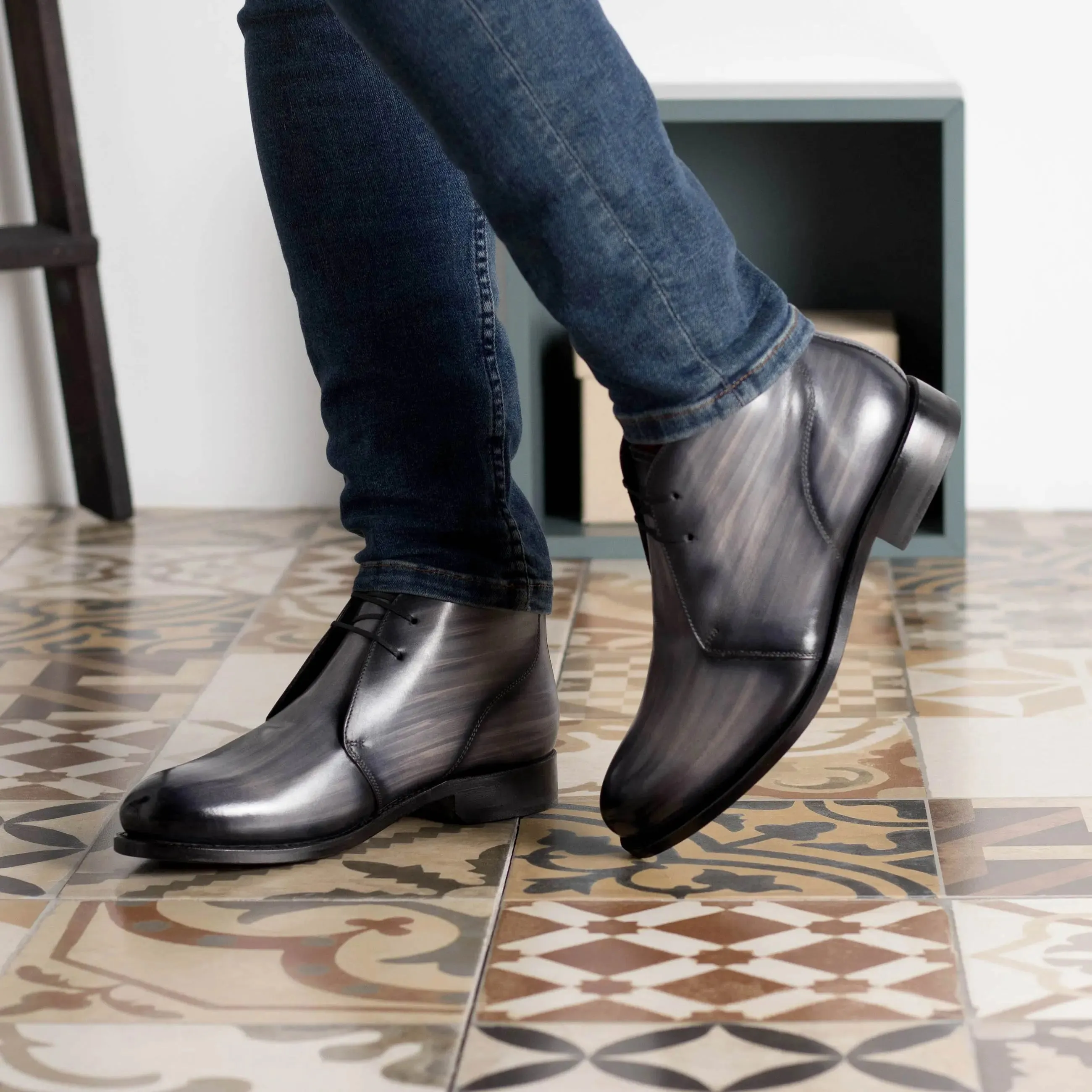 Chaussures Dapperfam DapperFam Vivace en Gris Chukka à Patine Peinte à la Main pour Hommes