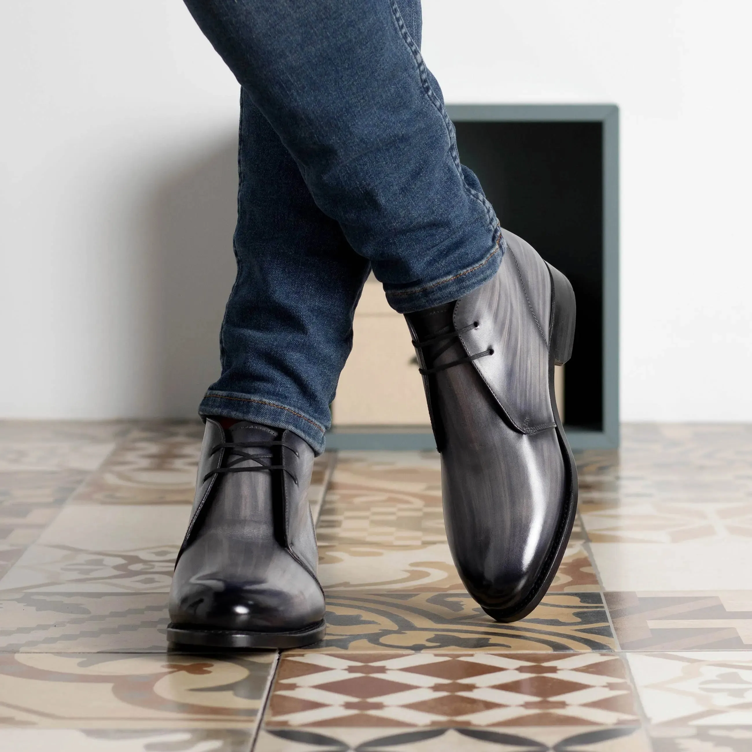 Chaussures Dapperfam DapperFam Vivace en Gris Chukka à Patine Peinte à la Main pour Hommes