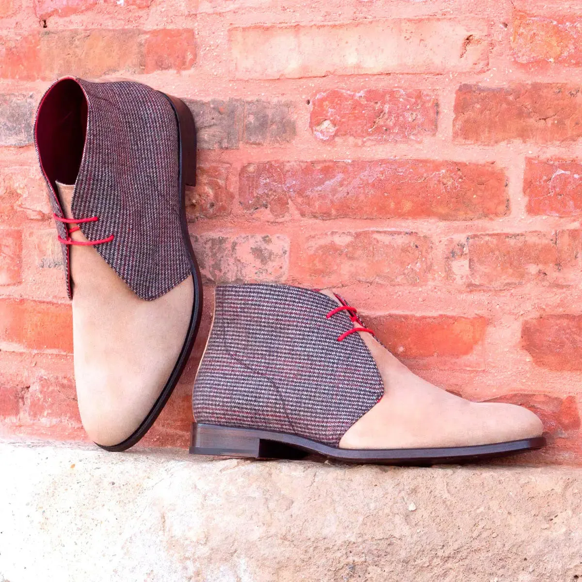 Dapperfam Chaussures DapperFam Vivace en Taupe / Tweed Chukka Sartorial pour Hommes & Suède Italien
