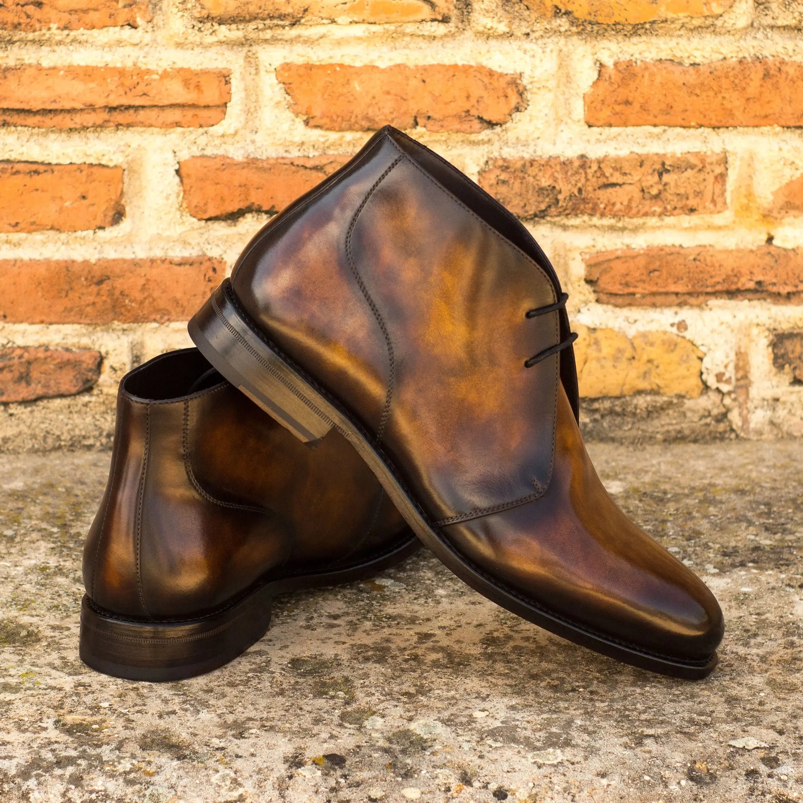 Chaussures Dapperfam DapperFam Vivace en Tabac Chukka à Patine Peinte à la Main pour Hommes