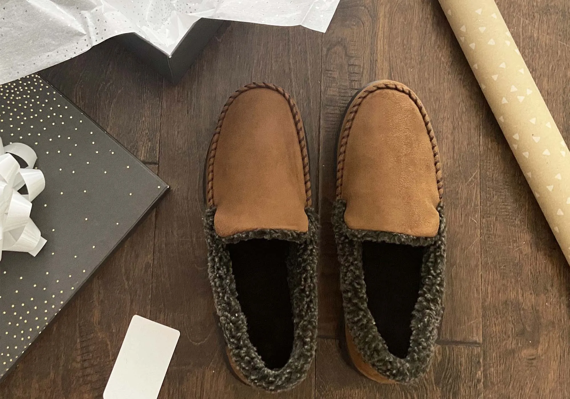 Chaussons Mocassin Dearfoam pour Hommes en Microsuede avec Couture Fouet Dearfoams