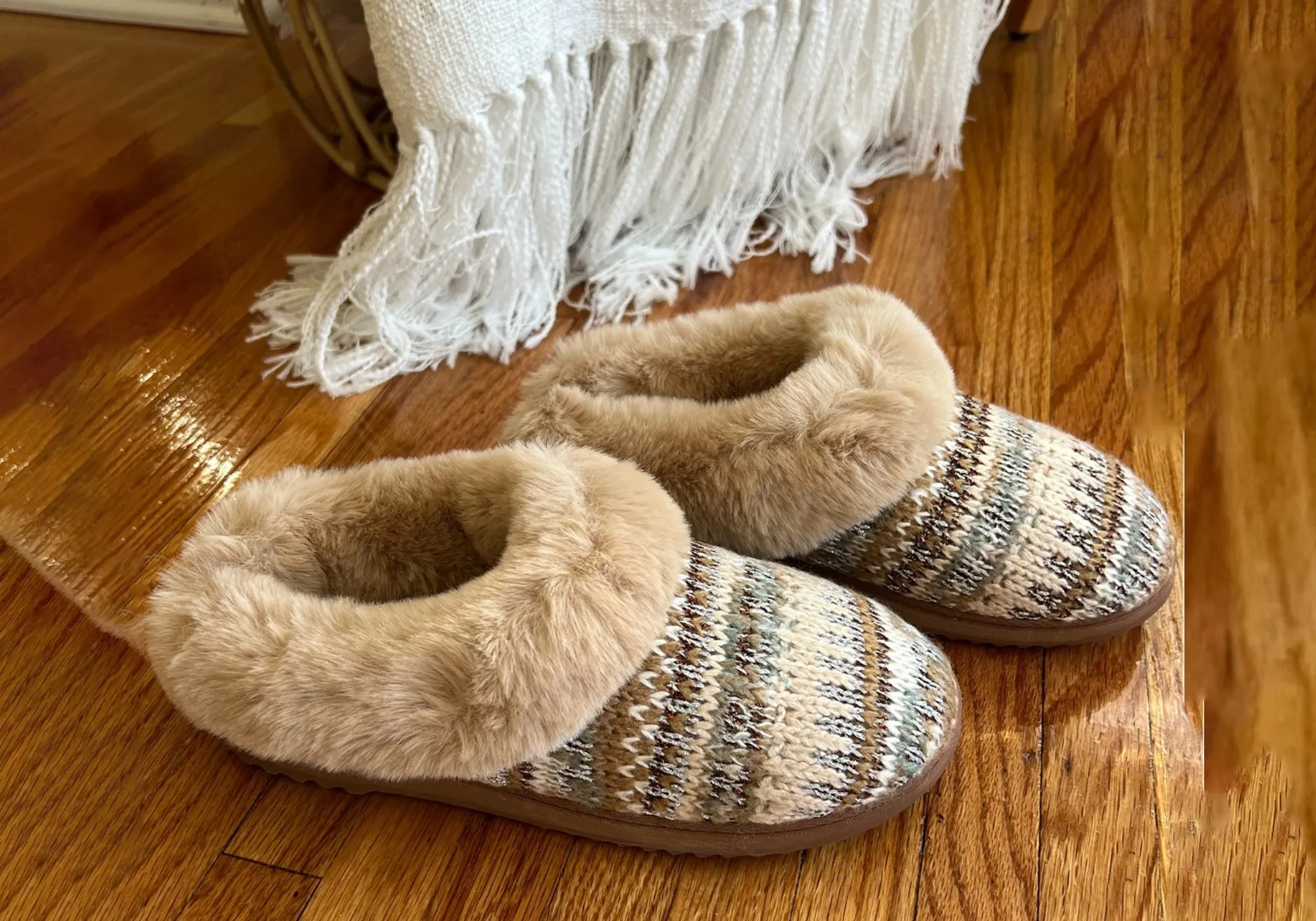 Dearfoams Chaussons confortables pour femmes Hannah en tricot festif