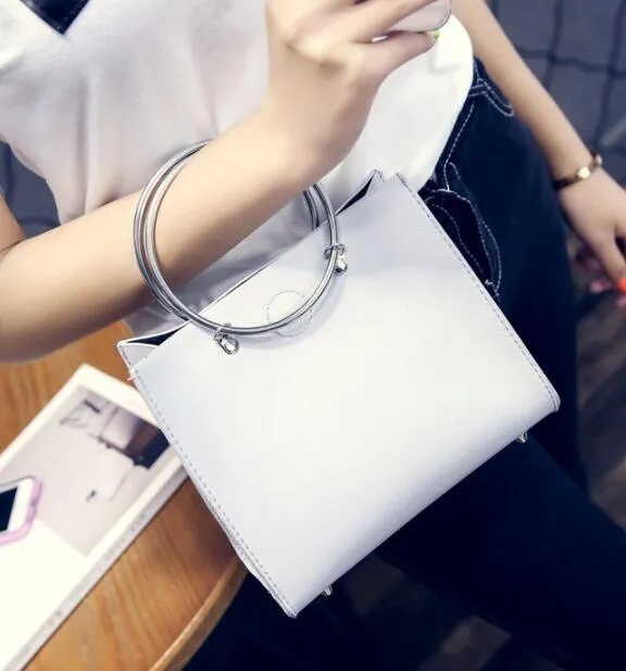 Livraison gratuite 2019 Sac à main à épaule personnalité à anneaux concentriques Sac de tempérament noble Fashion Nova Bags