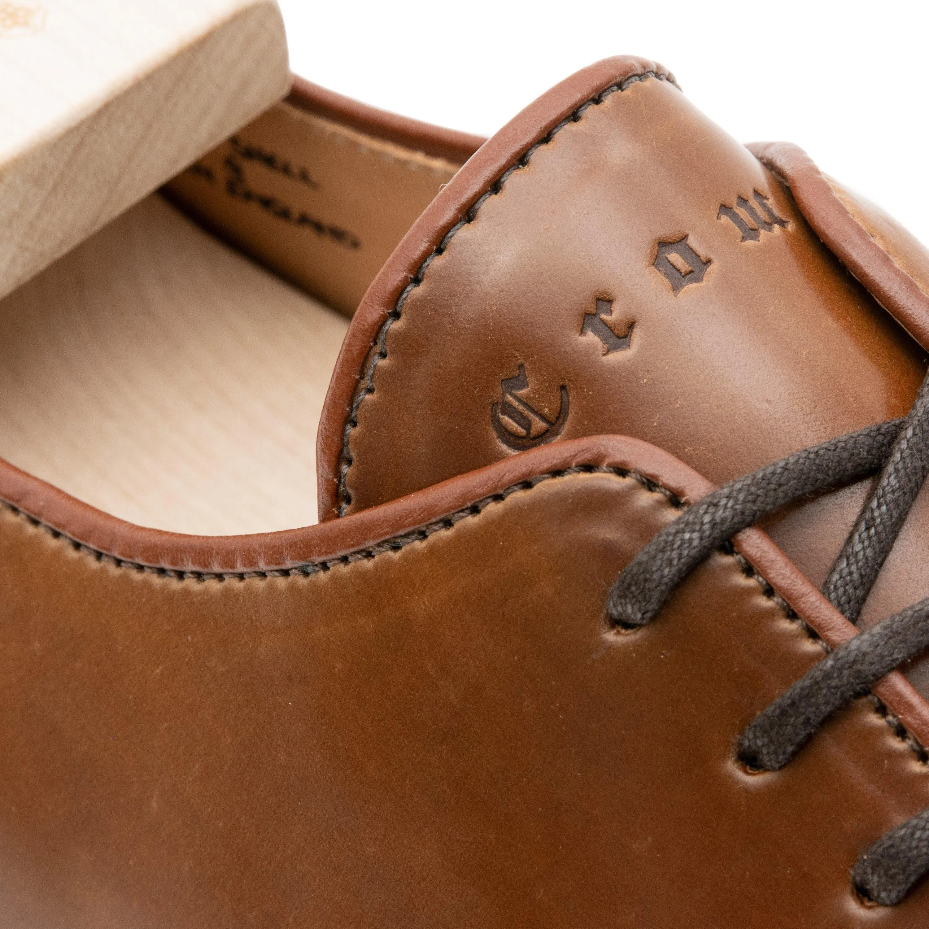 Harlestone Derby - Shell Cordovan Bourbon Horween - Pack de Soin Deluxe