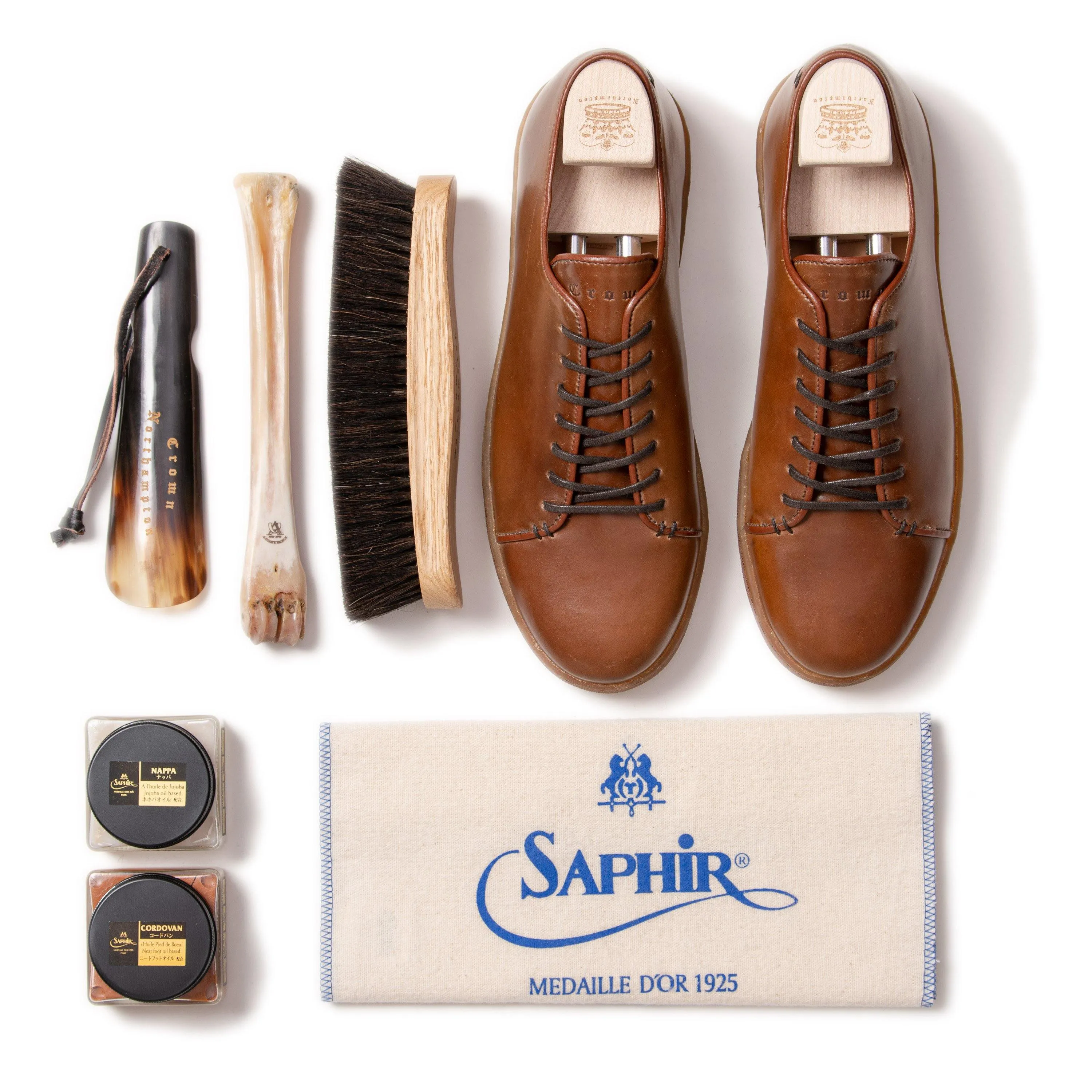 Harlestone Derby - Shell Cordovan Bourbon Horween - Pack de Soin Deluxe