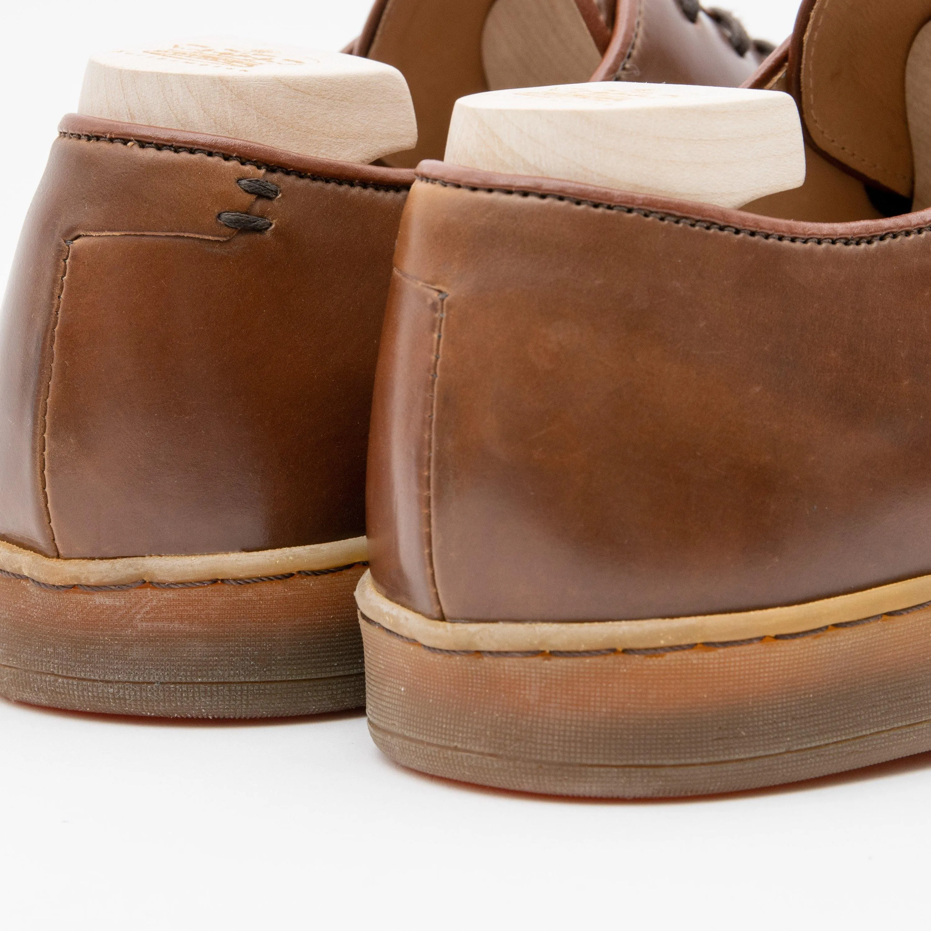 Harlestone Derby - Shell Cordovan Bourbon Horween - Pack de Soin Deluxe