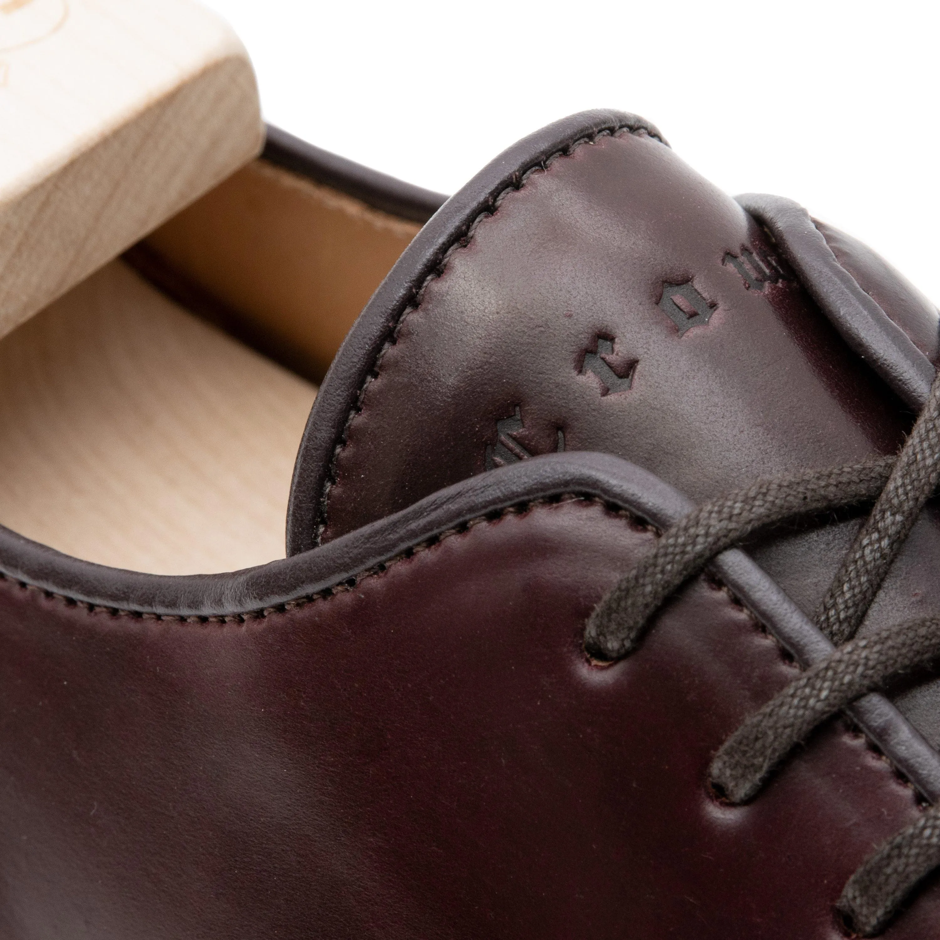 Harlestone Derby - Shell Cordovan Horween No 8 - Pack de Soin Deluxe