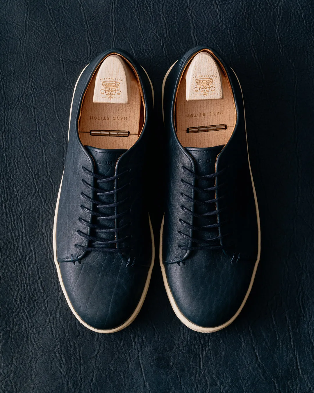 Harlestone Derby - Cuir Buffalo Horween à l'encre