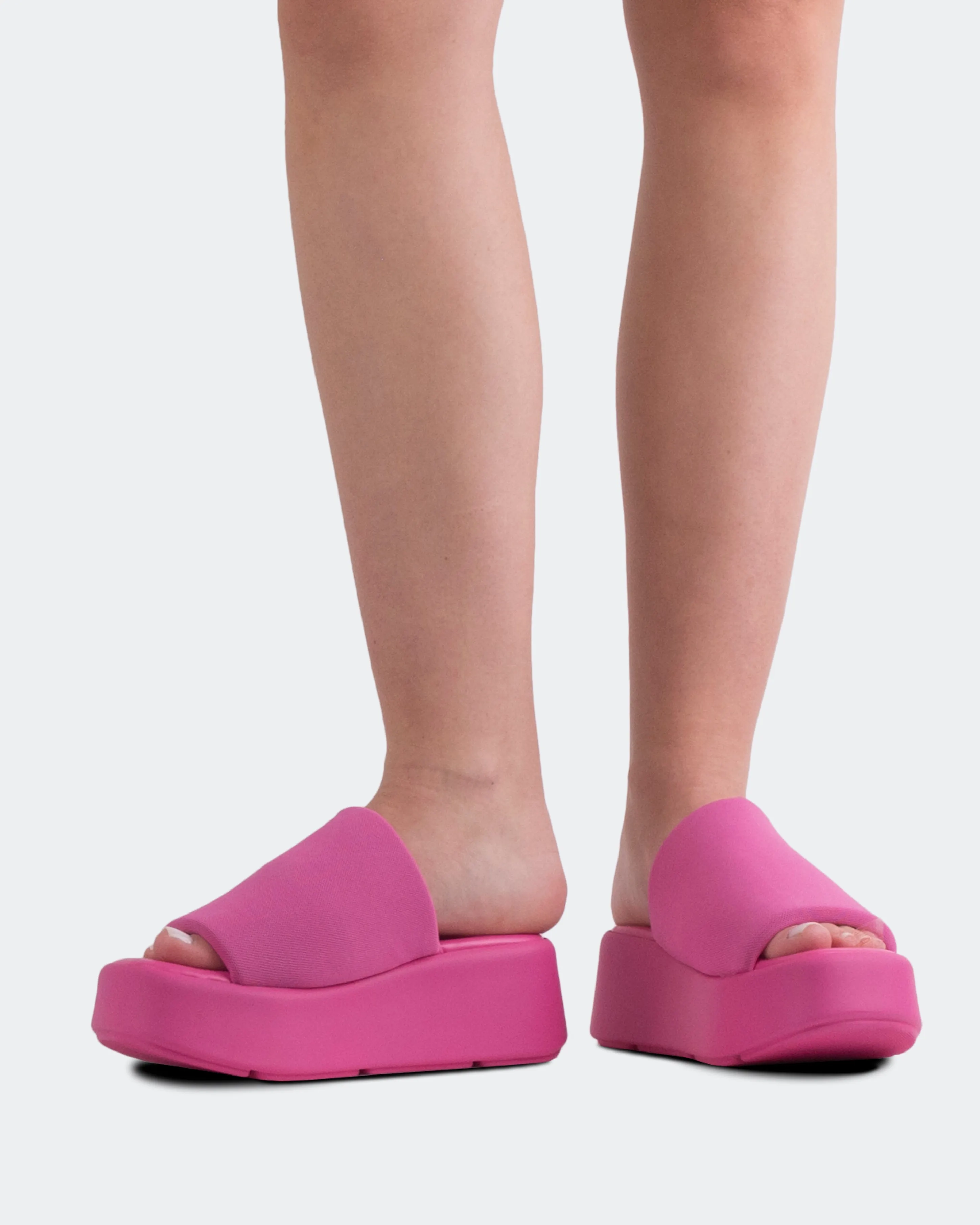Harlow Fuchsia Bouffant