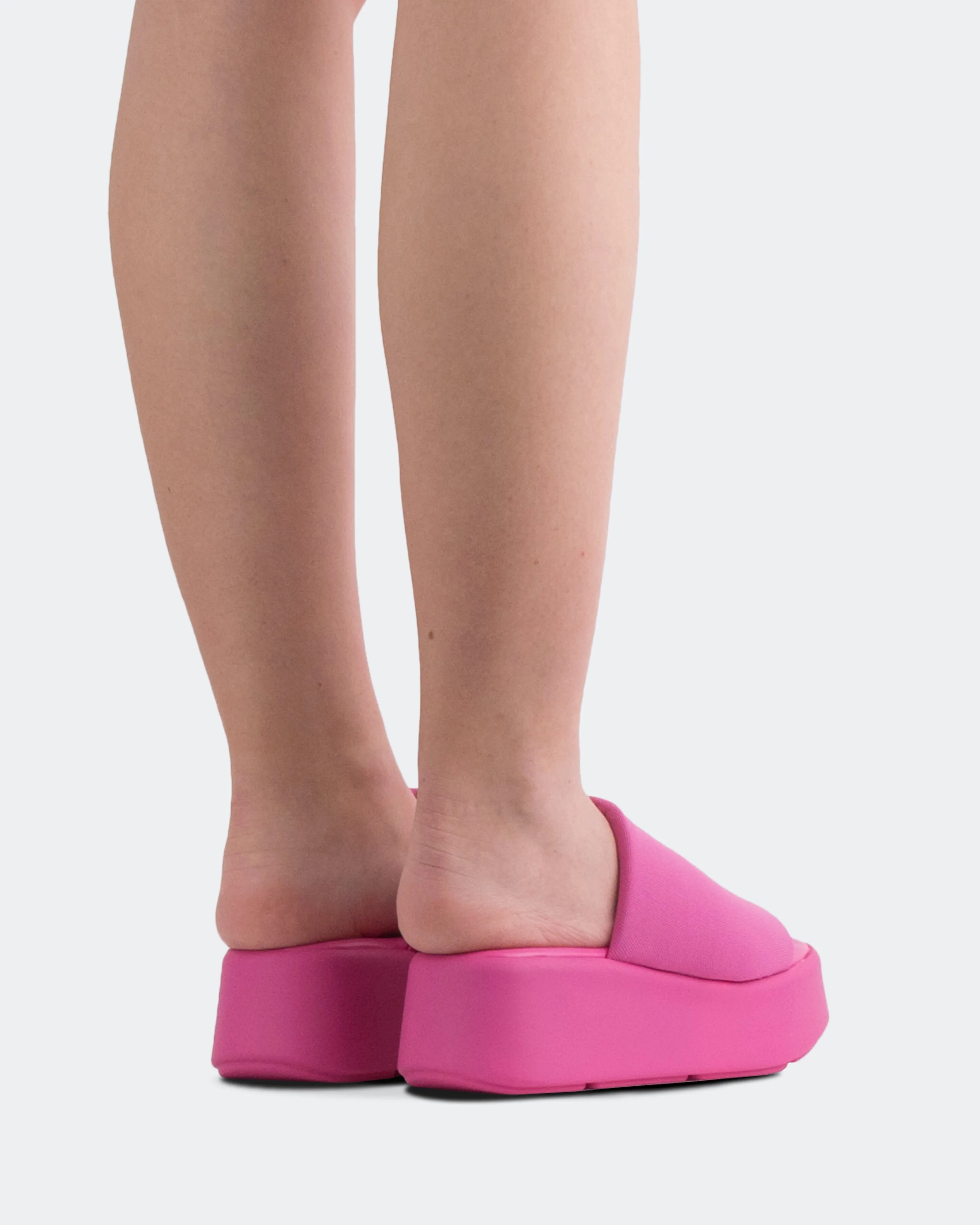 Harlow Fuchsia Bouffant