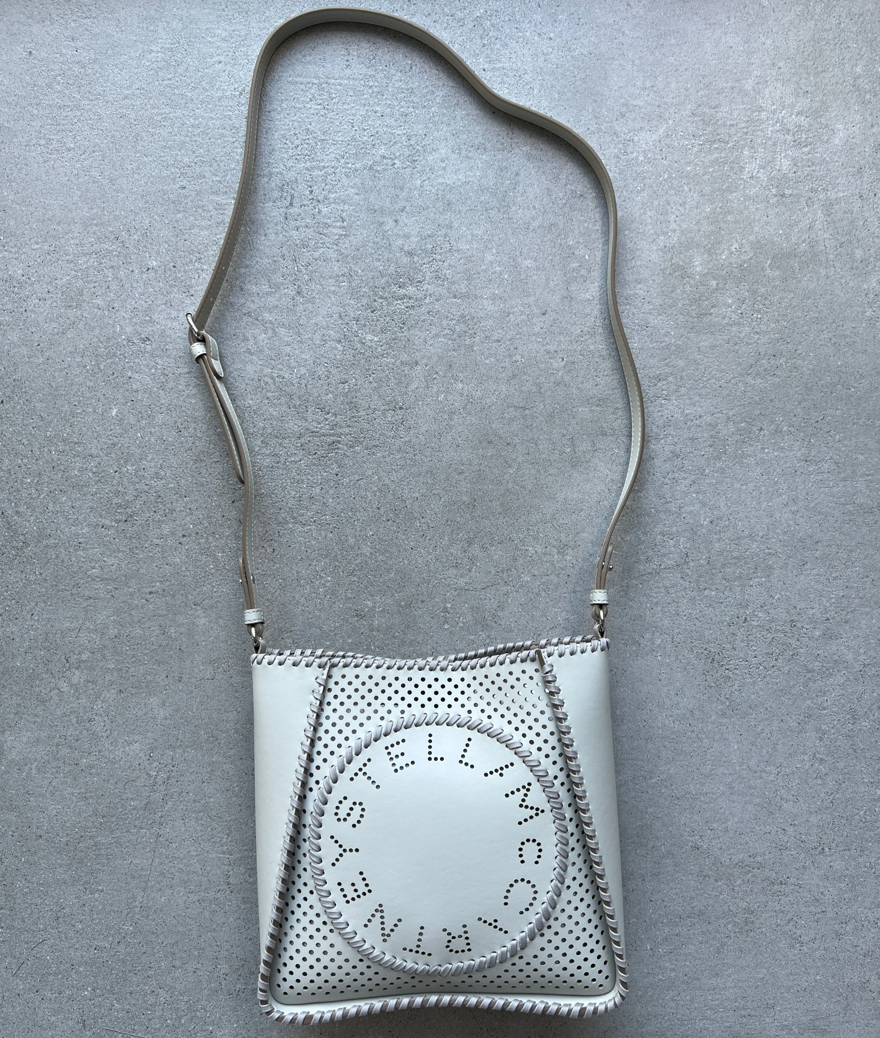 Logo Hobo Perforé, Sacs en Argile_Stella Mccartney_Sacs