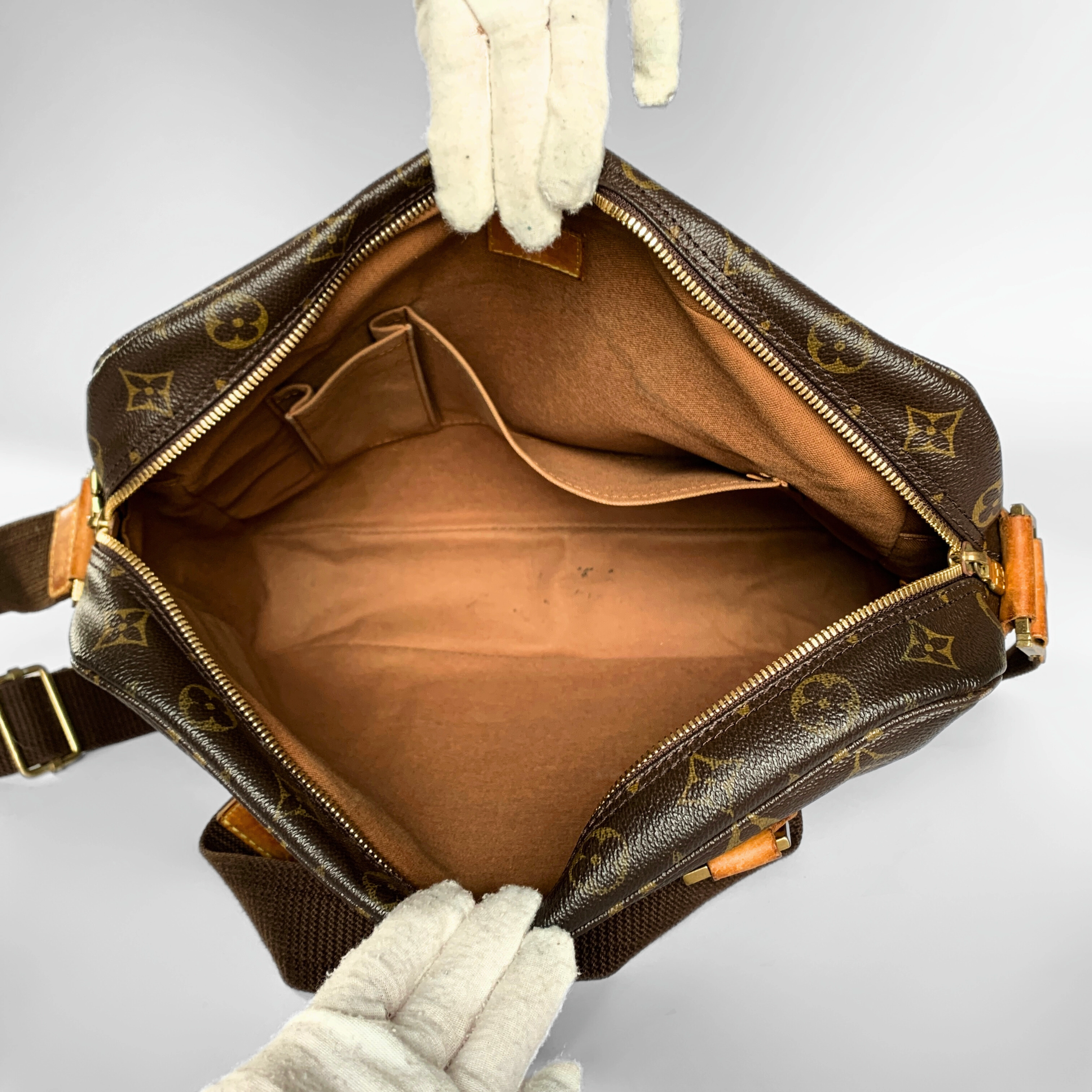 Louis Vuitton Sac Bosphore Monogram Canvas