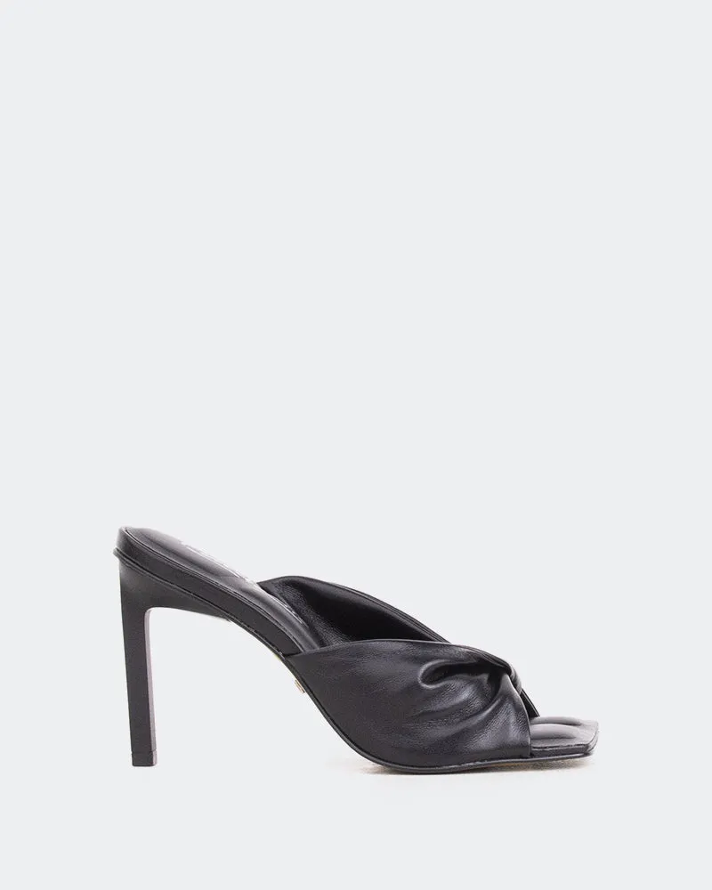 Paqueta, Cuir Noir