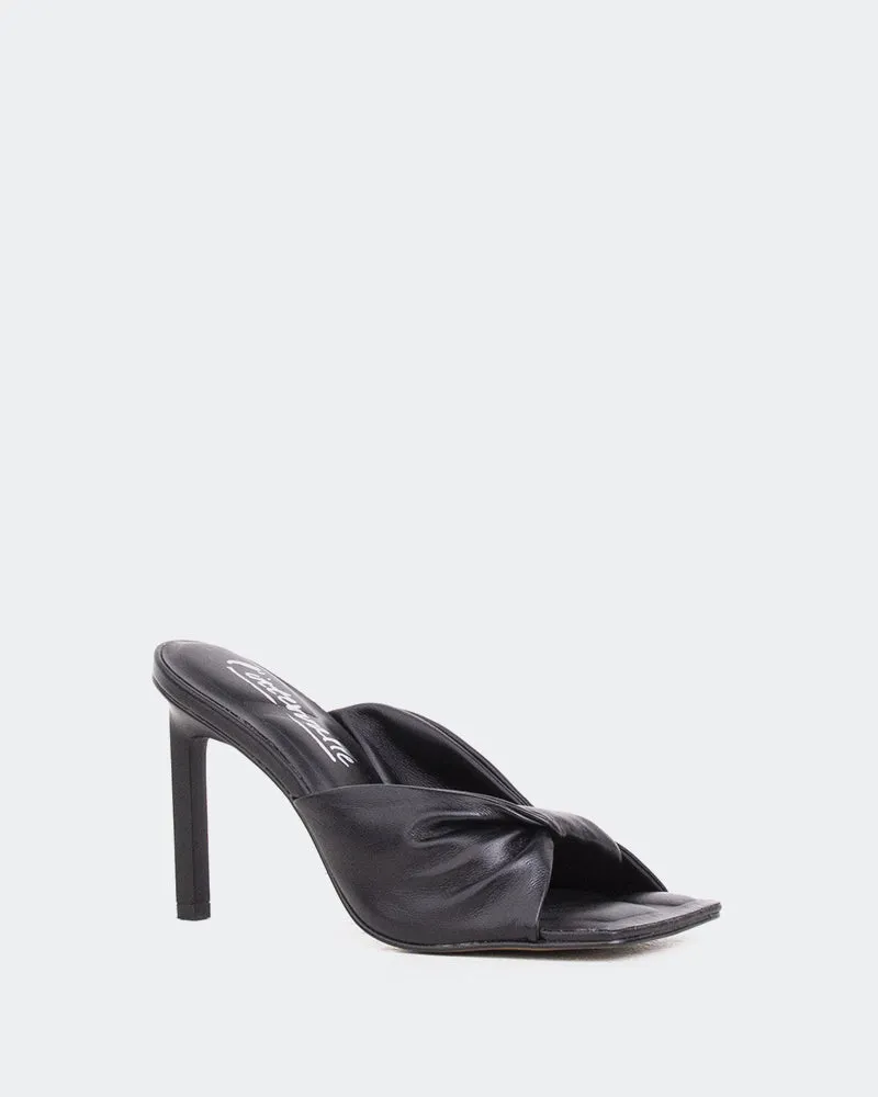 Paqueta, Cuir Noir