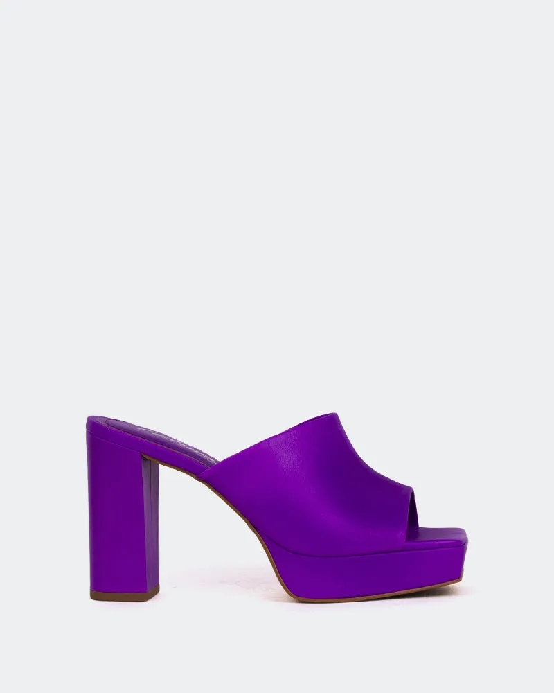 République, Cuir Violet