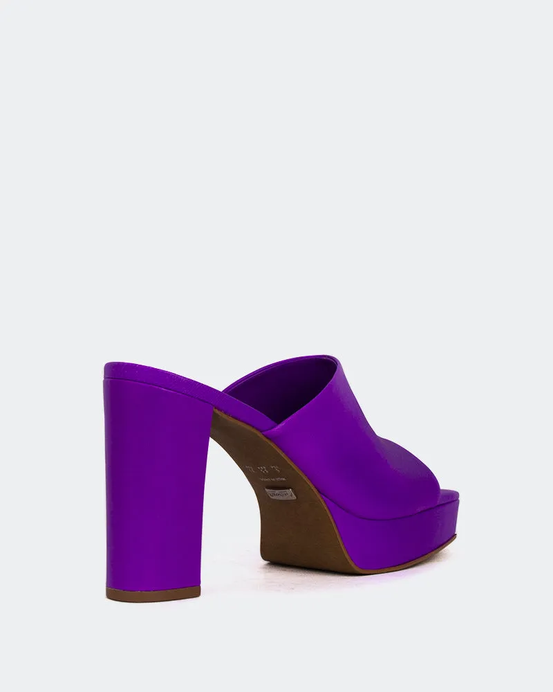 République, Cuir Violet