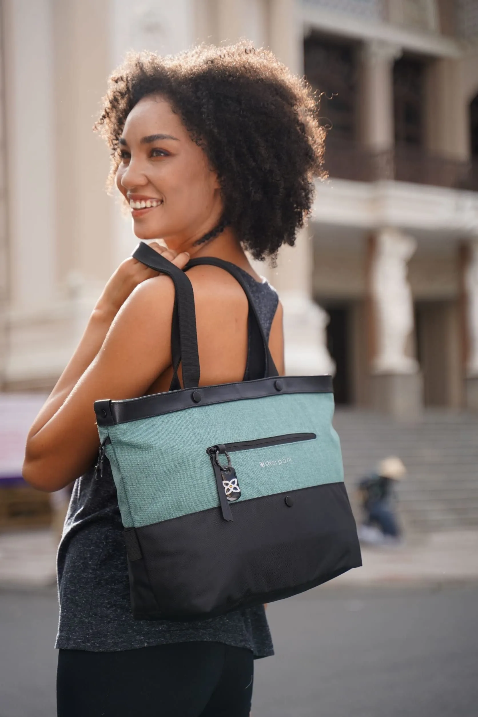Sherpani Cali, Sac Fourre-Tout Anti-Vol, Sac de Voyage, Sac à Main, Sac pour Enseignante, Sac Fourre-Tout pour Femmes, Compatible avec Ordinateur Portable 15 Pouces (Sans Housse) Bags Sherpani