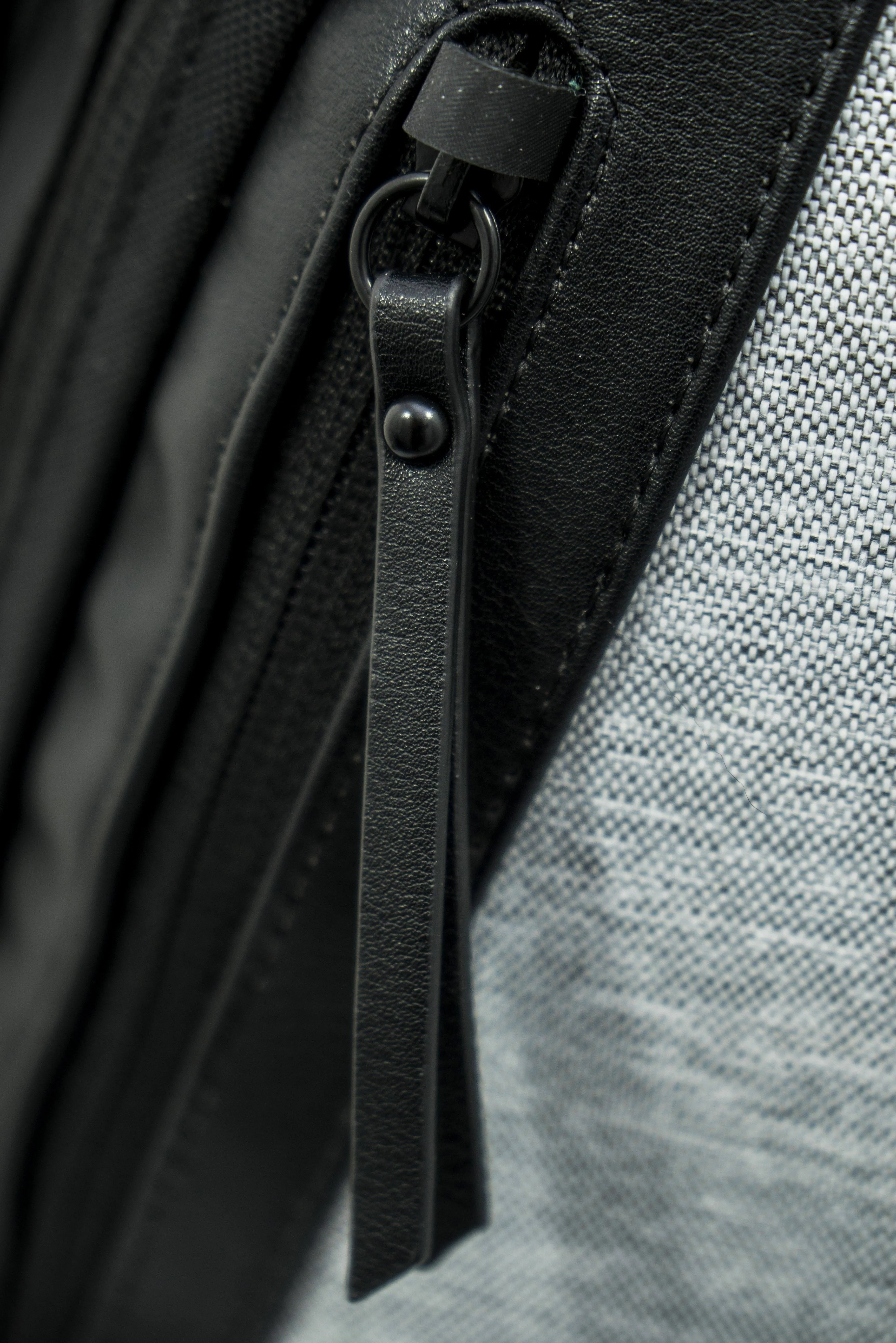 Sherpani Esprit, Sac bandoulière anti-vol, Sac bandoulière de voyage pour poitrine, Sac à bandoulière crossbody pour femmes, Sacs Sherpani avec protection RFID
