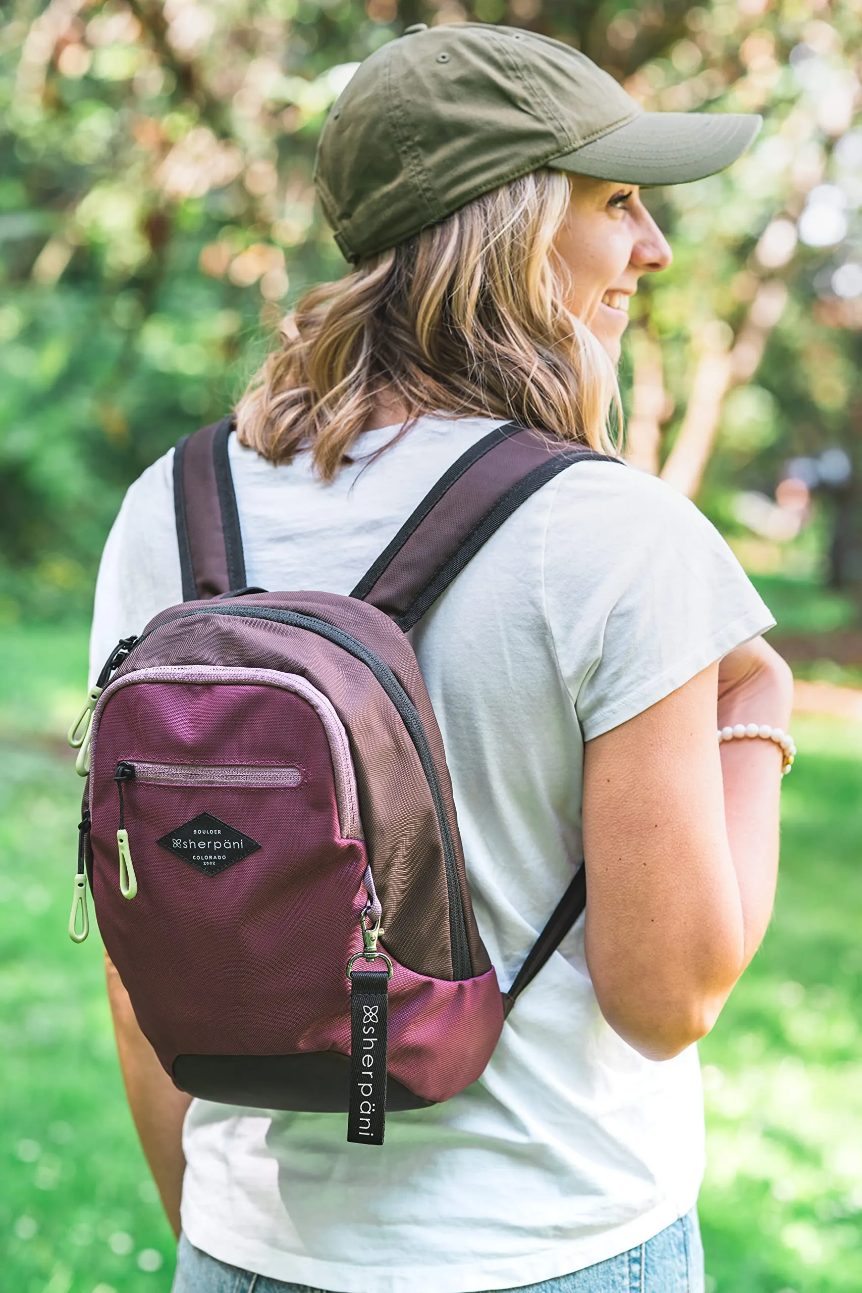 Sherpani Vespa, Mini Sac à Dos pour Femmes, Sac à Dos de Voyage, Protection RFID, Compatible avec les Tablettes de 10 Pouces, Sherpani