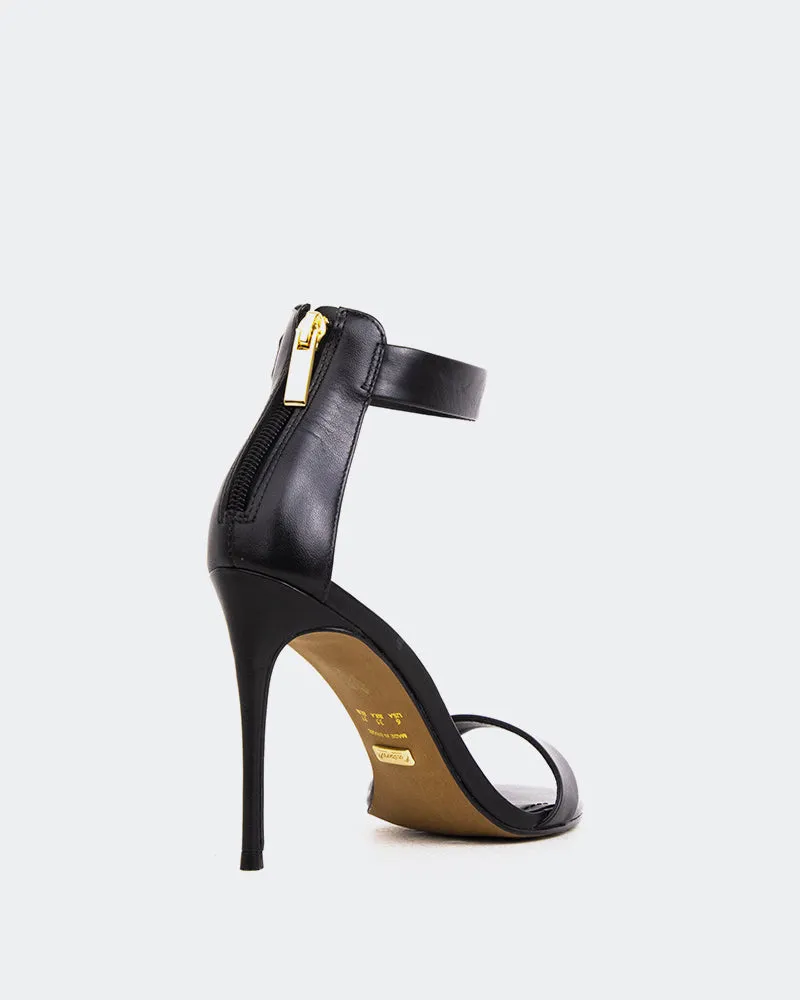 Cuir noir printanier