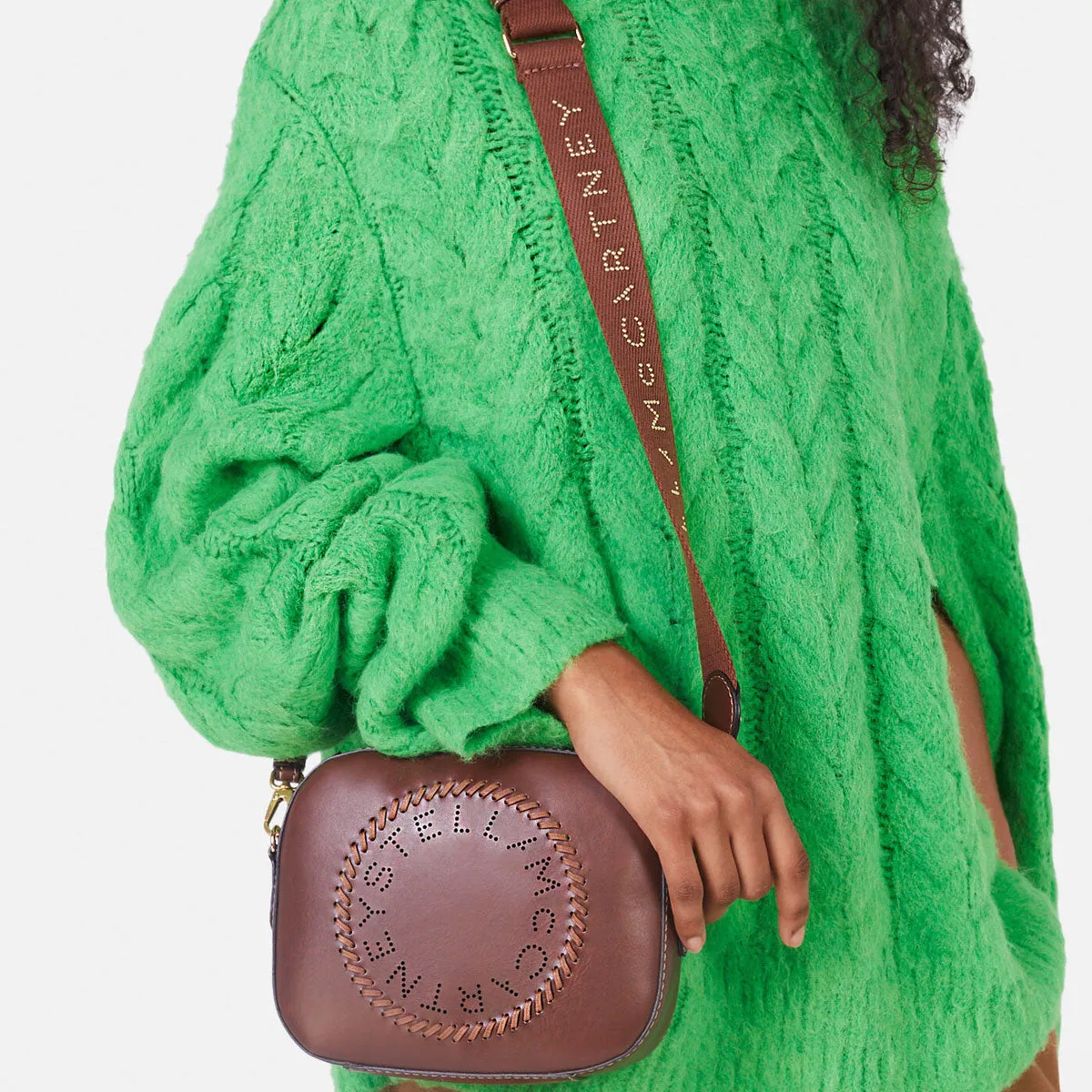 Sac appareil photo Stella Logo avec lanière fouet/stud, cognac Sacs_Stella Mccartney_Sacs