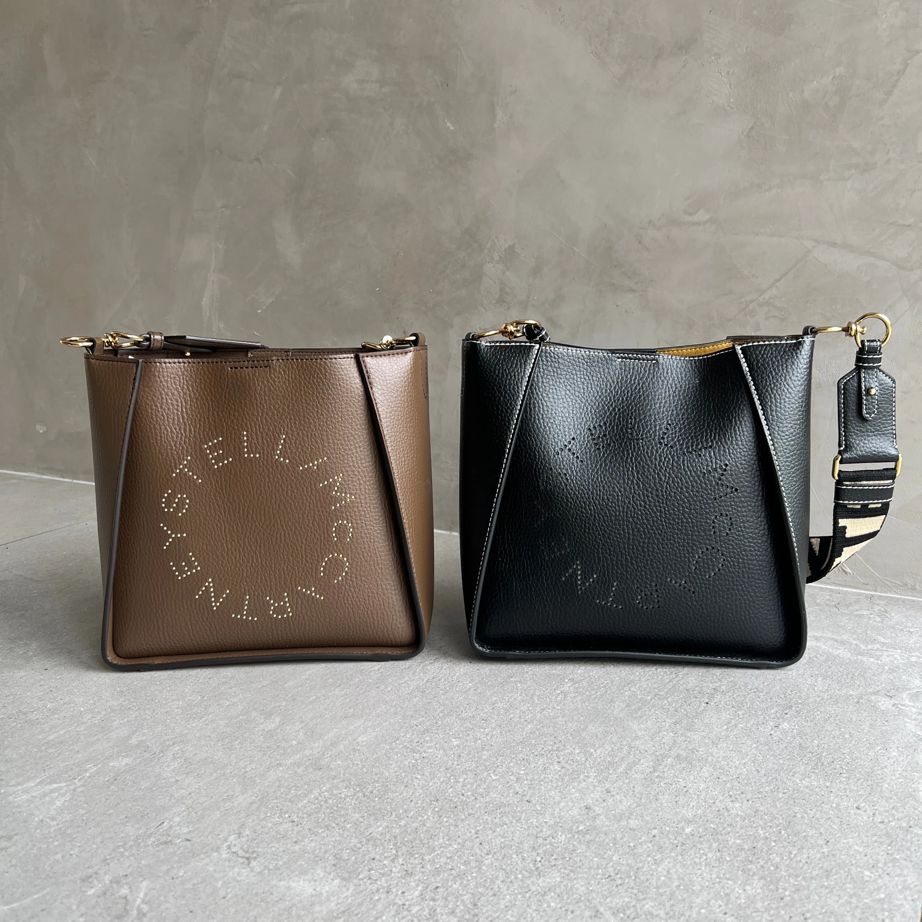 Stella Logo Mini Bandoulière Hobo Grain à Clous, Sacs Marron_Stella Mccartney_Sacs