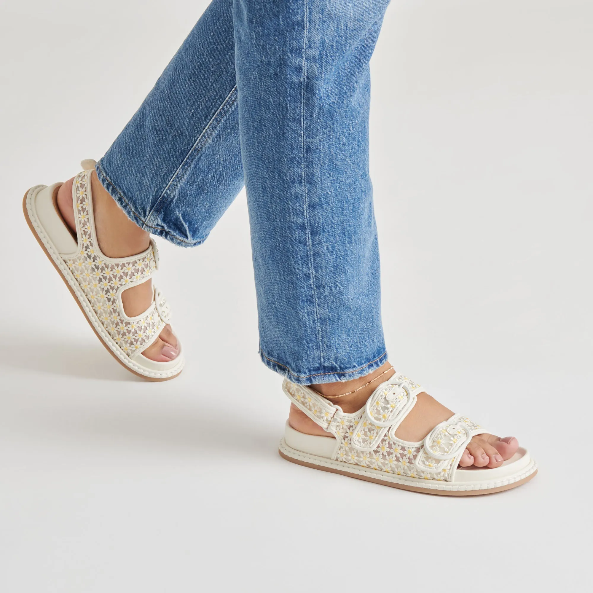 SANDALES FLORALES STUART BLANC MESH JAUNE FLORAL