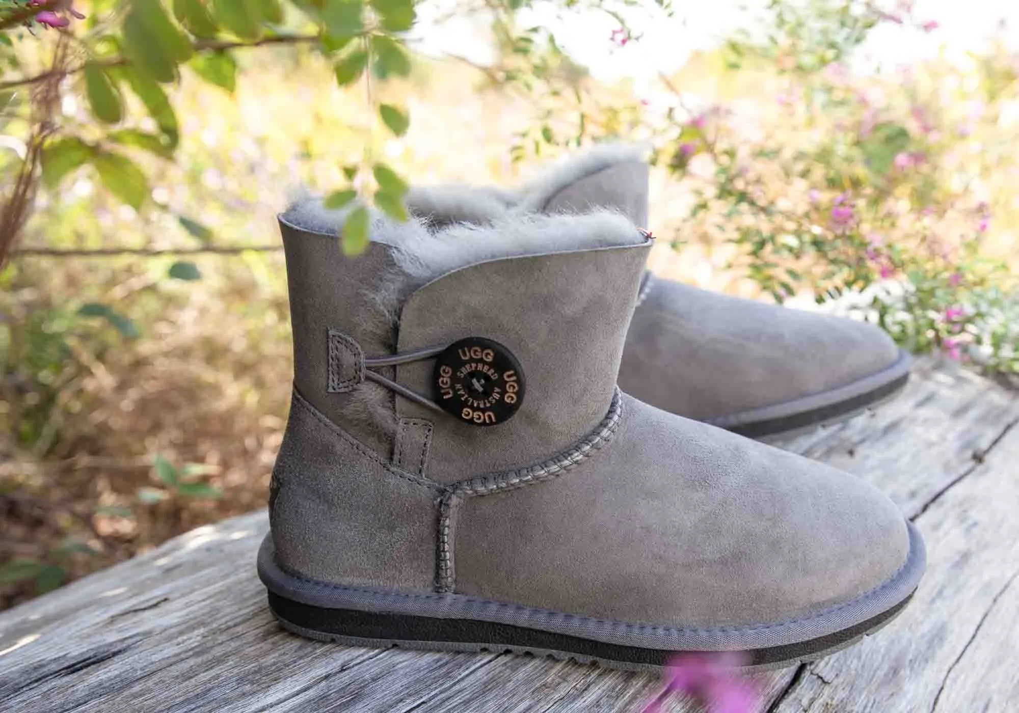 UGG Australian Shepherd Bottines Mini Unisexe à Boutons UGG