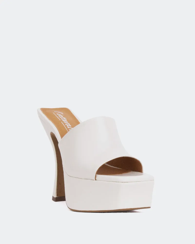 Weekend en Cuir Blanc Cassé