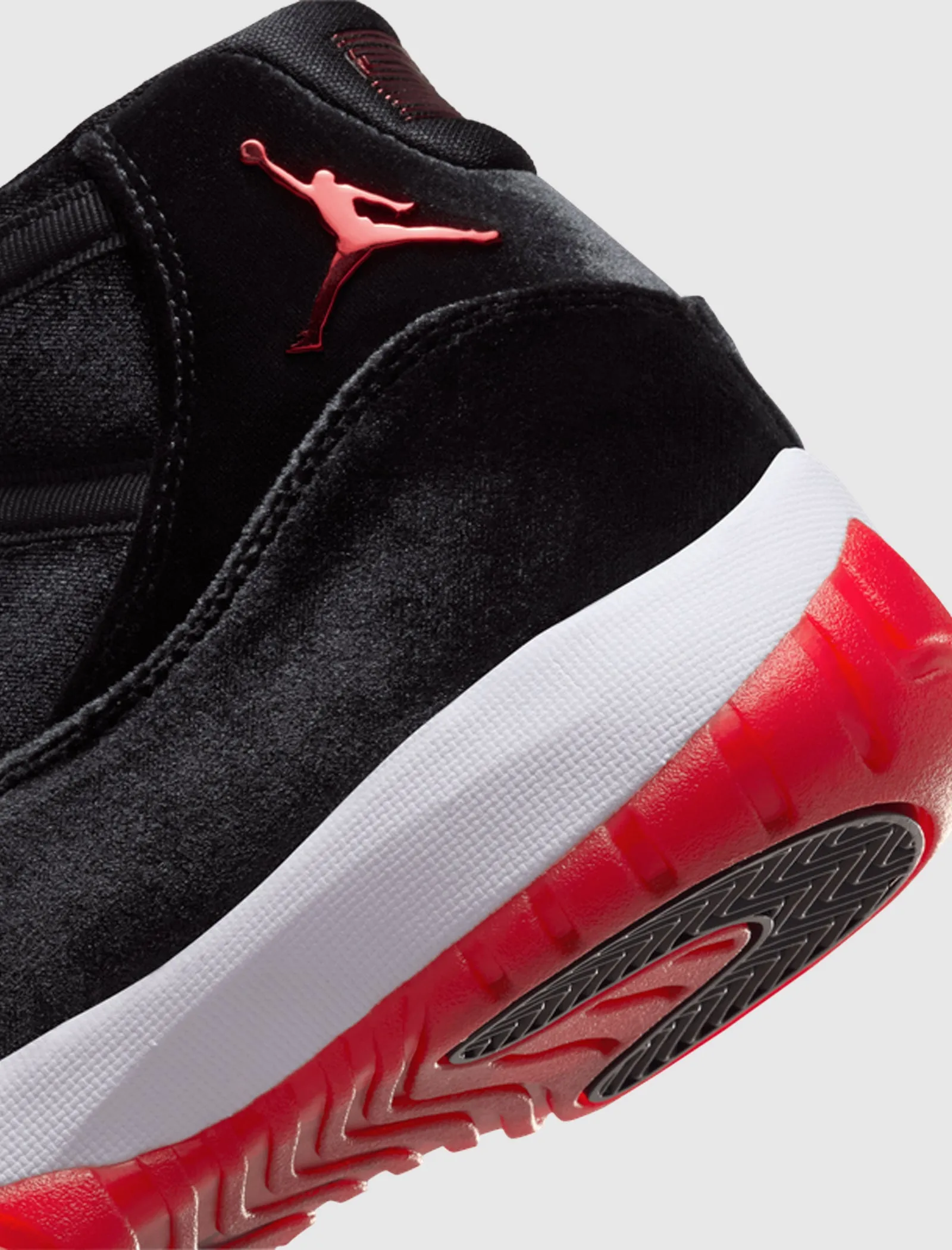 AIR JORDAN 11 