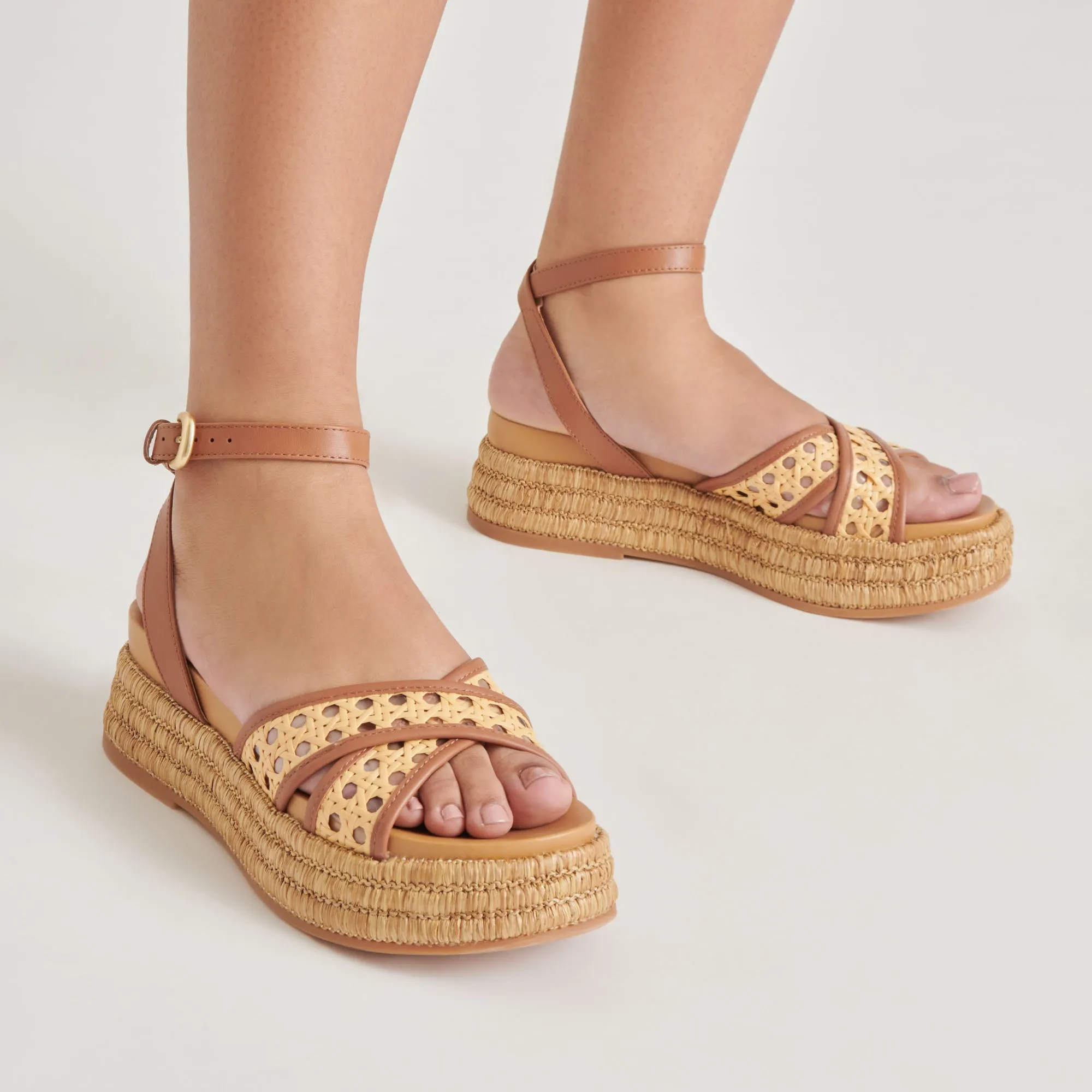 SANDALES WRILEY EN RAFFIA TISSÉ SADDLE
